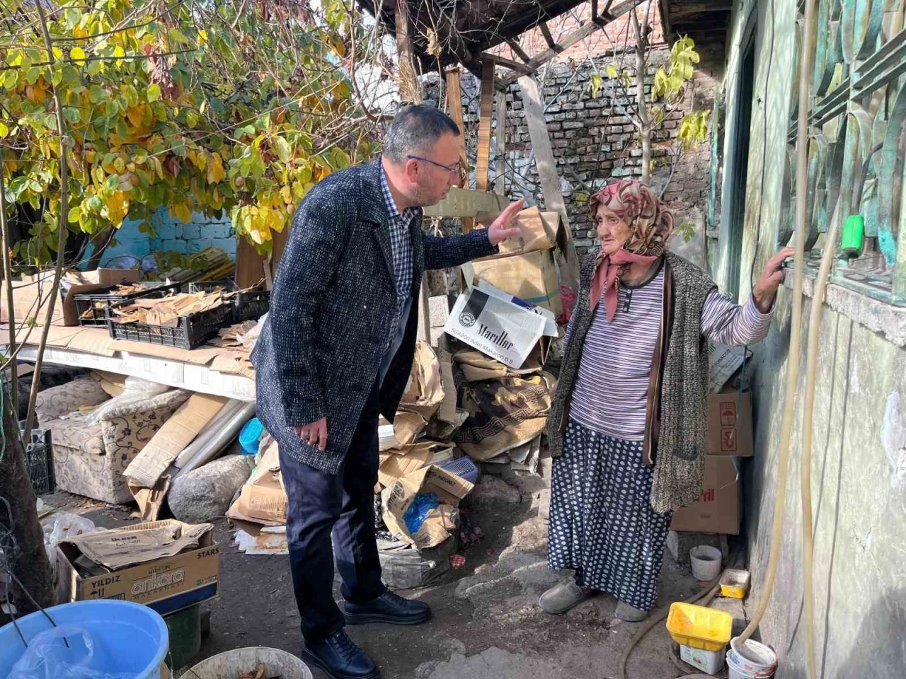 Ahmet Sivri, Pembegül teyzeyi ziyaret edip yardım sözü verdi
