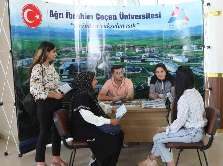 AİÇÜ, yoğun bir kayıt dönemi geçiriyor
