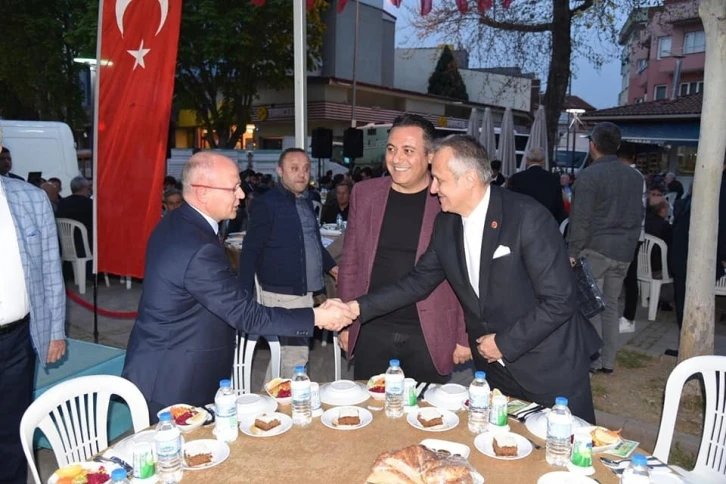 AK Parti Bursa İl Başkanı Gürkan: “Bursa’da çalınmadık kapı, sıkılmadık el bırakmıyoruz"
