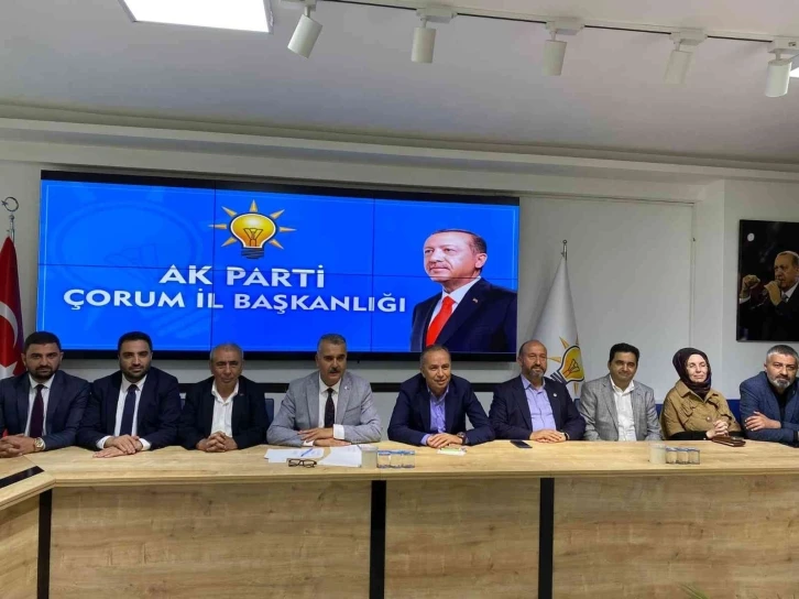 AK Parti Çorum il Başkanı Yusuf Ahlatcı;
