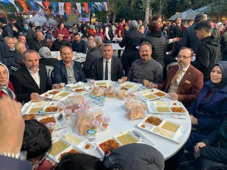 AK Parti’den 5 bin kişilik dev iftar
