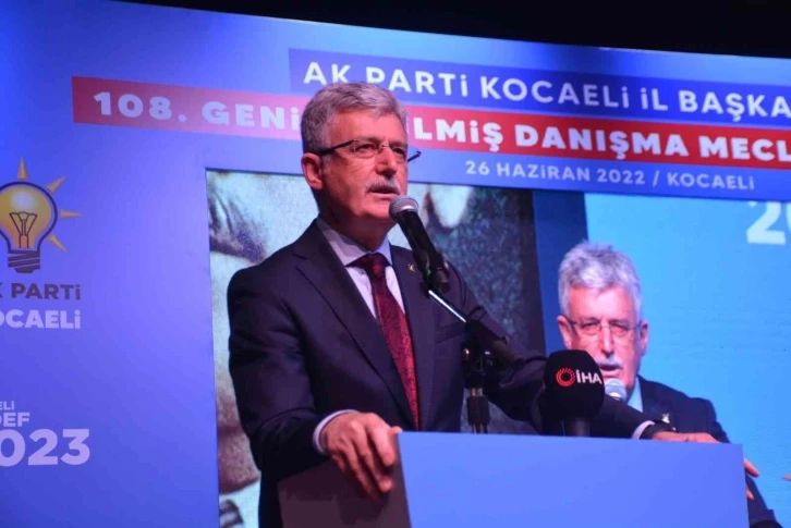 AK Parti Kocaeli İl Başkanı Ellibeş: "Şehitlerimiz adına saygı duruşu yerine teröristlerin adına saygı duruşu yapıyorlar"
