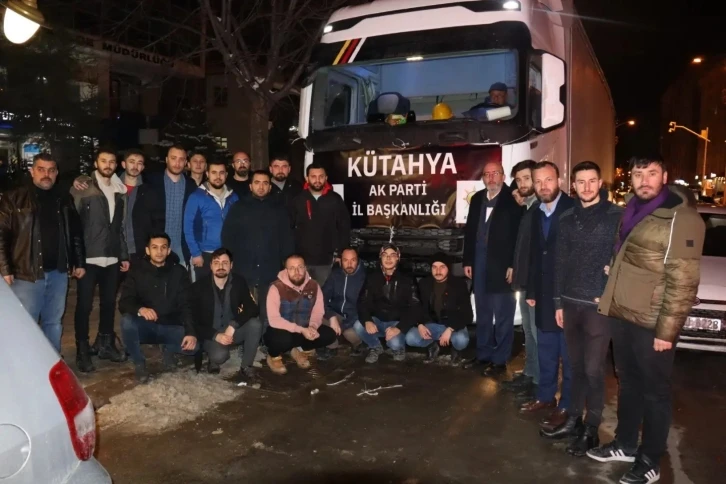 AK Parti Kütahya İl Başkanlığı, Hatay’a malzeme ve erzak yüklü 2 tır gönderdi
