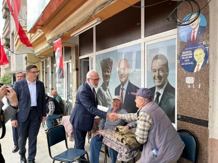 AK Parti’li Yenişehirlioğlu, Akhisarlı zeytin üreticileri ile buluştu
