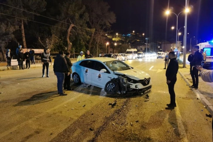 AK Parti milletvekili adayının yaralandığı kaza güvenlik kamerasında