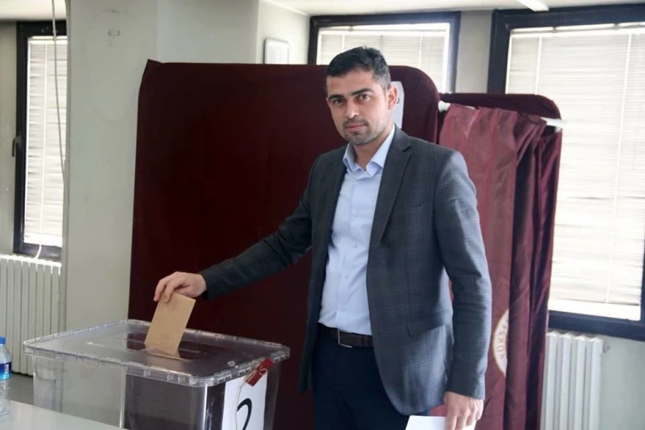 AK Parti Serinhisar İlçe Başkanı Kobaş görevinden istifa etti
