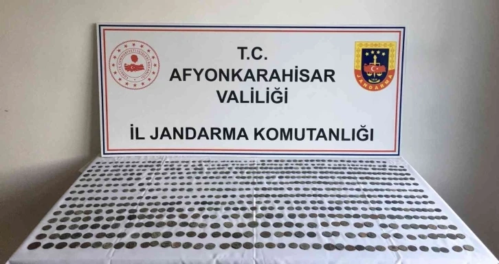 Akaryakıt istasyonunda 670 adet sikke ile yakalandı
