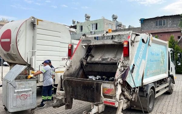 Akdeniz Belediyesi çöp konteynırlarını yeniliyor