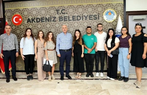 Akdeniz Belediyesi'nin meslek kursları iş sahibi yapıyor