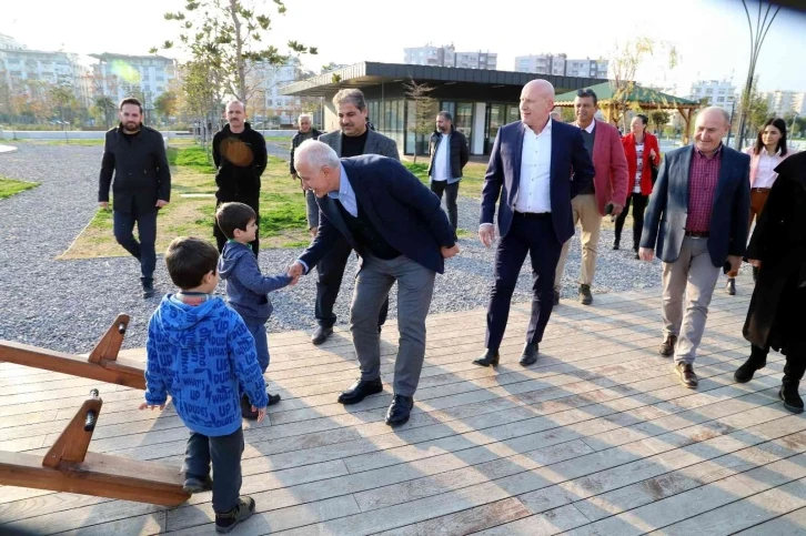 Akdeniz’de geri dönüşüm malzemeleri çocuk parkına dönüşüyor
