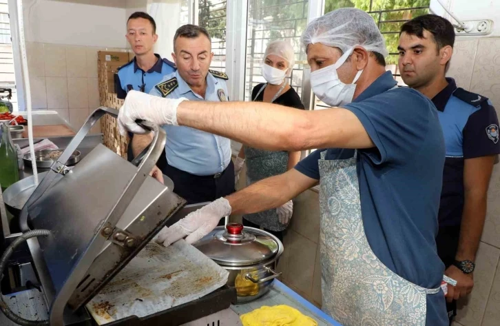 Akdeniz’de okul kantinleri denetlendi
