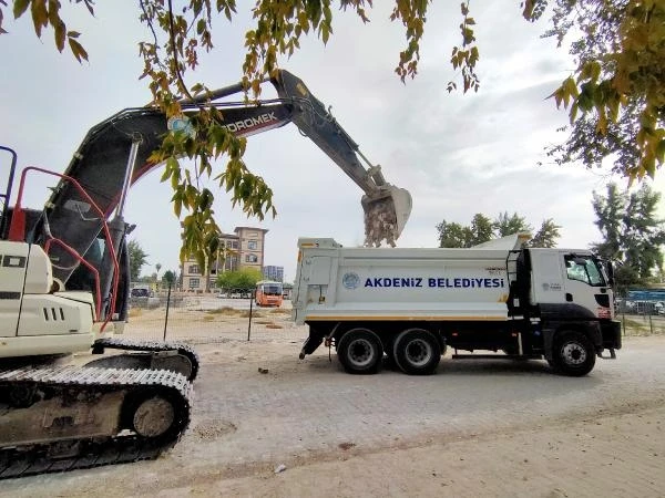 Akdeniz'de sokak ve kaldırımlar yenileniyor