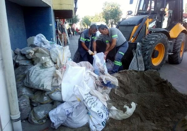 Akdeniz'de tonlarca moloz ve evsel atık toplanıyor