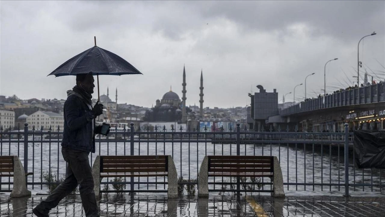 AKOM'dan İstanbul'a uyarı geldi: O saate dikkat! Kuvvetli geliyor...