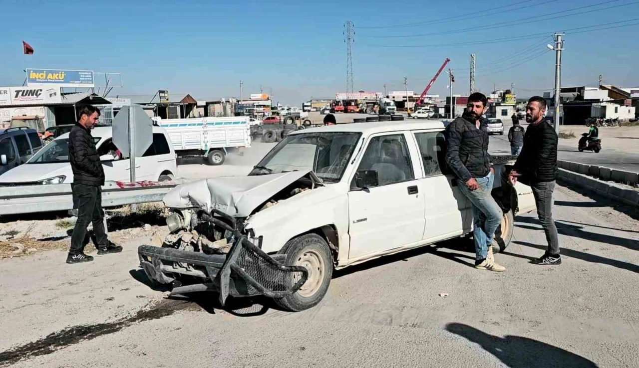 Aksaray’da kamyonetler çarpıştı: 1 yaralı
