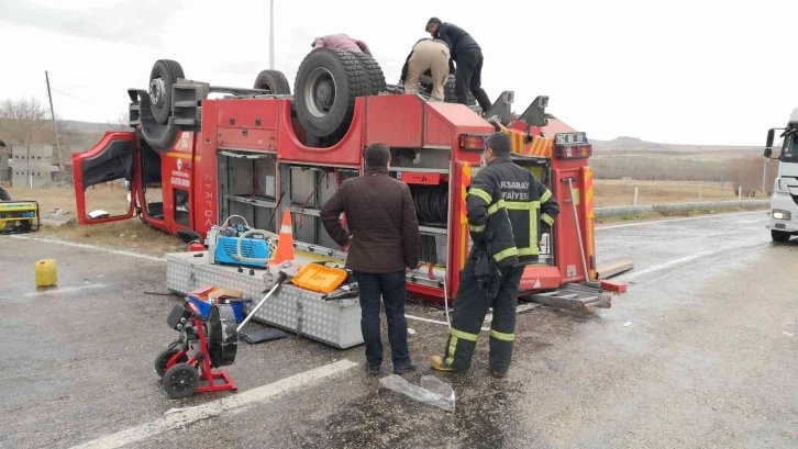 Aksaray’da kazaya yardıma giden itfaiyeciler ölümden döndü
