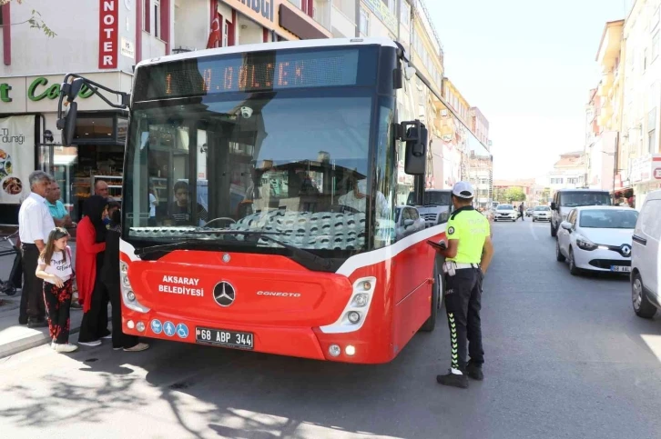 Aksaray’da toplu taşıma araçları denetleniyor
