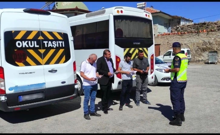 Aksaray’da trafik jandarmasından okul servislerine sıkı denetim
