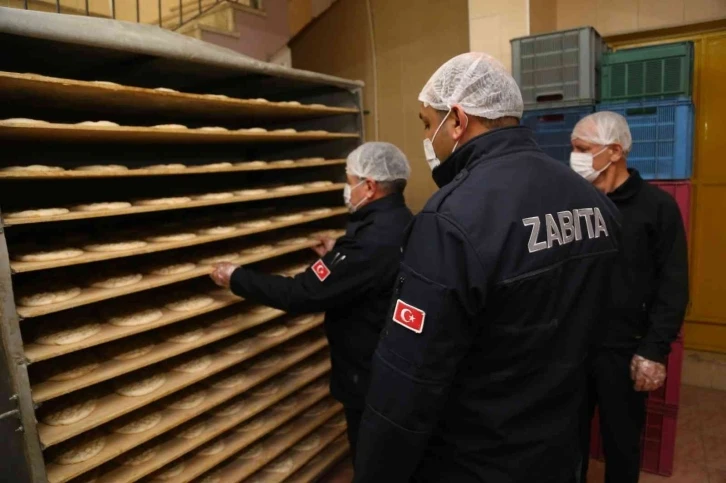 Aksaray’da zabıtalar ani baskınlarla denetim yapıyor
