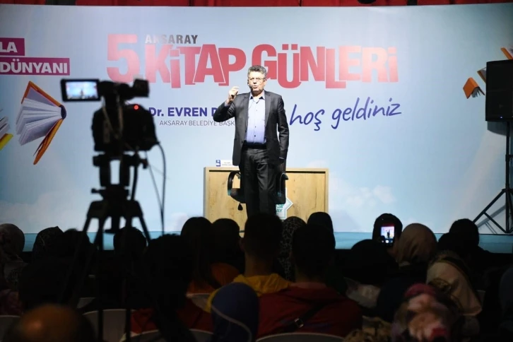 Aksaray’daki kitap günlerinde Alişan Kapaklıkaya söyleşisi
