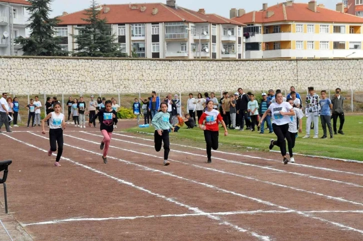 Akşehir’de 4. Zekai Baloğlu Atletizm Yarışmasına yoğun ilgi
