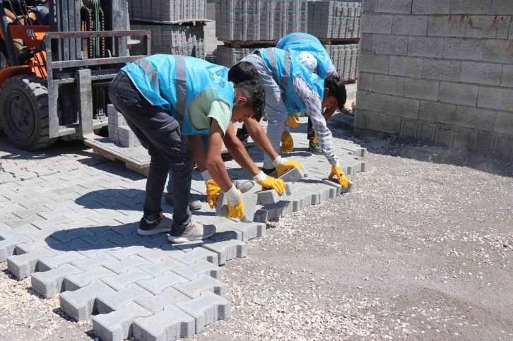 Aksoy çalışmaları sahada inceledi
