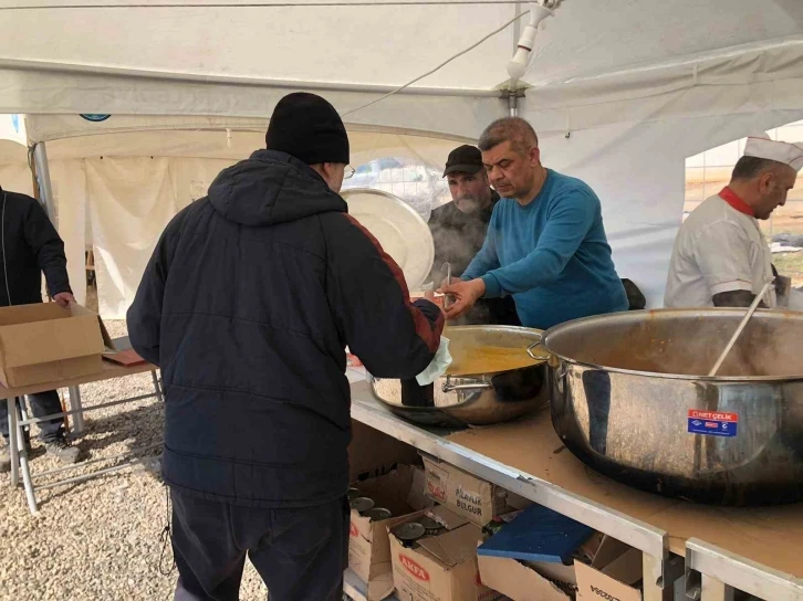 Akyurt Belediyesi Kahramanmaraş’ta yemek çadırı kurdu
