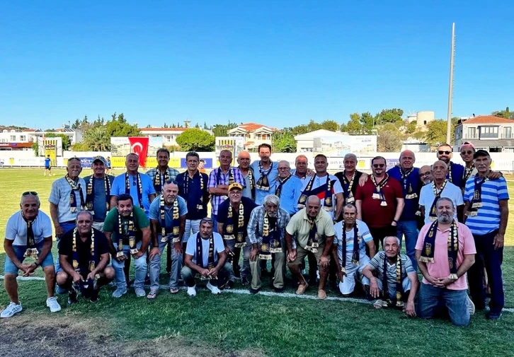 Alaçatıspor, 95. yılında, yeni sezonu, eski kulüp başkanları ve eski futbolcuları ile birlikte açtı
