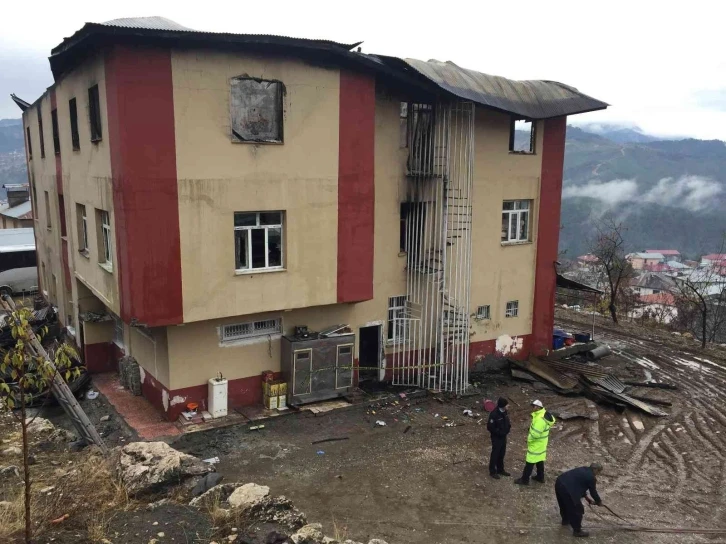 Aladağ yurt yangını davasında 8 kişiye hapis cezası
