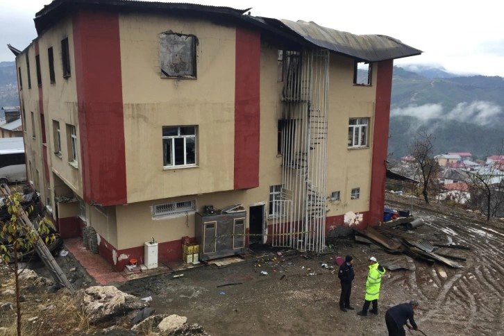 Aladağ yurt yangını davasında 8 kişiye hapis cezası