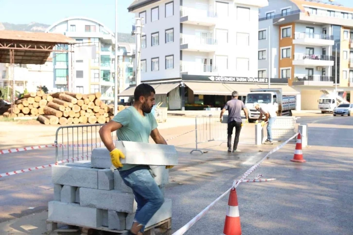 Alanya’da Çarşamba Caddesinin trafik sorunu kavşak ile çözülecek
