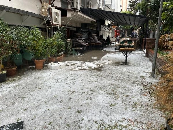 Alanya’da dolu ve sağanak etkili oldu