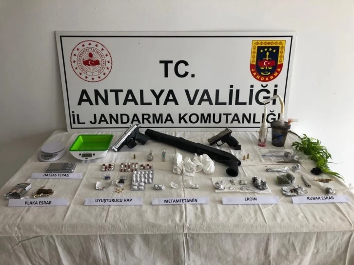 Alanya’da uyuşturucu operasyonu: 9 gözaltı
