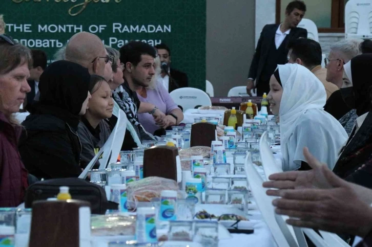 Alanya’da yaşayan 130 milletten yerleşik yabancılar iftar sofrasında buluştu
