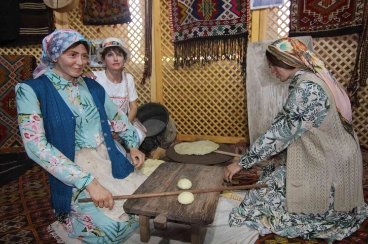 Alanya kültürünü yansıtan stantlar yoğun ilgi gördü
