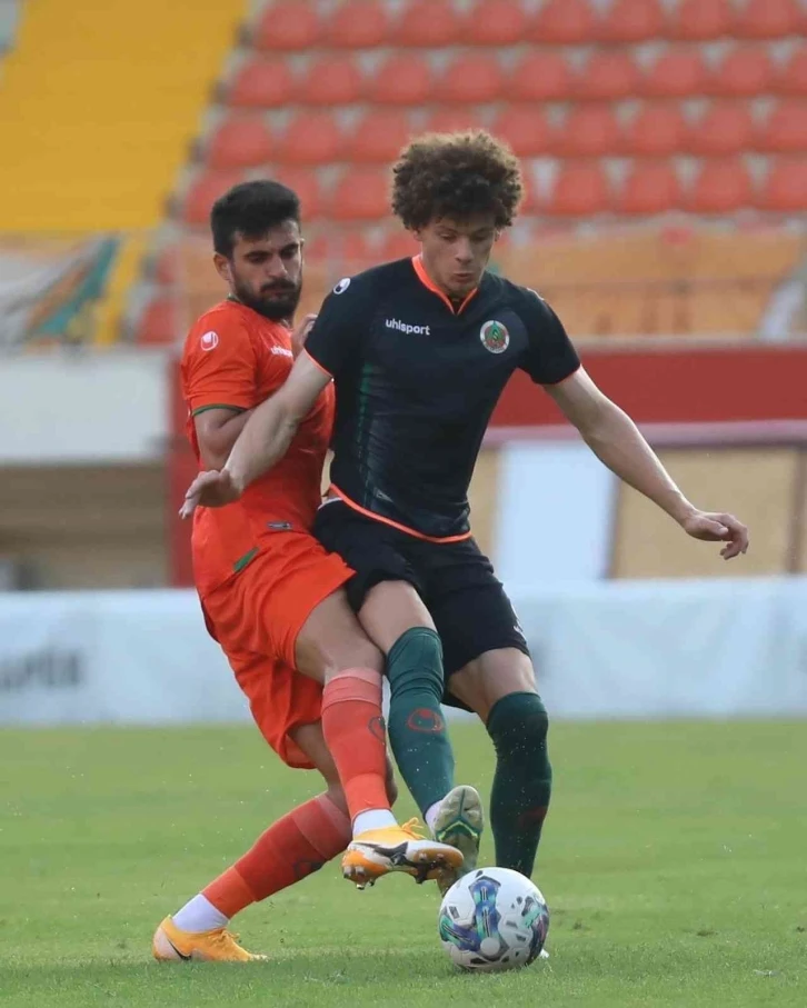 Alanyaspor antrenman maçı yaptı
