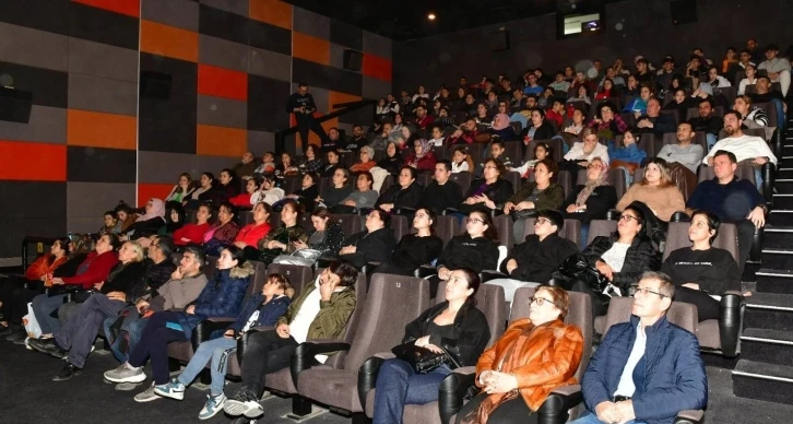 Alaşehir’de ’Atatürk’ filmine büyük ilgi
