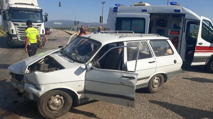 Alaşehir’de trafik kazası: 2 yaralı
