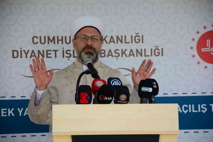 Ali Erbaş: “Fatih ruhlu gençler, nesiller yetiştirmek için emek veriyoruz”
