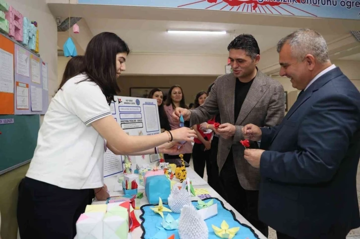 Aliağa Alp Oğuz Anadolu Lisesi’nde Bilim Şenliği düzenlendi
