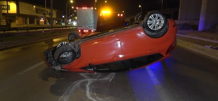 Alkollü sürücü takla attığı otomobilden burnu bile kanamadan çıktı
