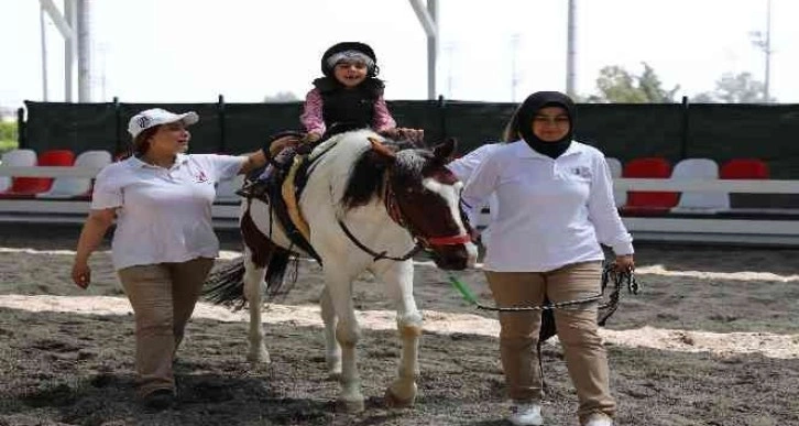 ALS hastası Merve’yi atla terapiye polis götürdü