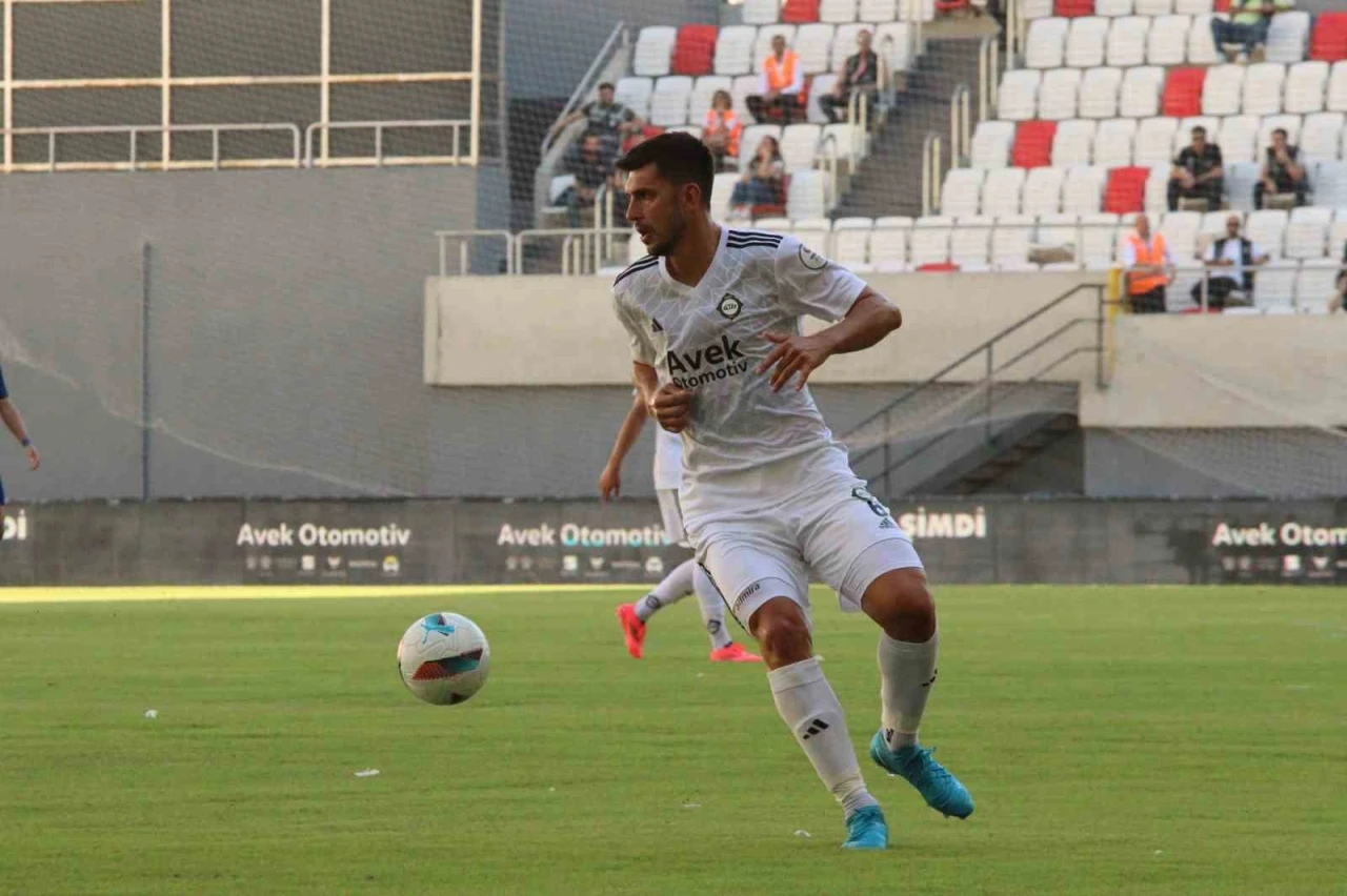 Altay’da Ceyhun Gülselam’ın çapraz bağları koptu
