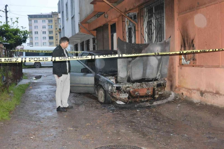 Altı sene önce aldığı emektarı gözlerinin önünde küle döndü
