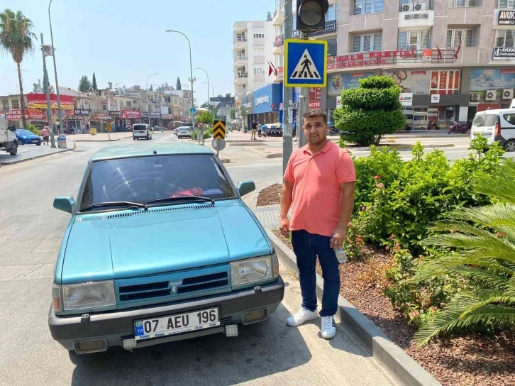 Altın ve para bulamayınca çaldığı otomobili bırakıp kaçtı
