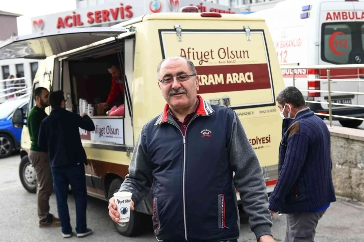 Altındağ’da hastane önlerinde sıcak çorba ikramı başladı
