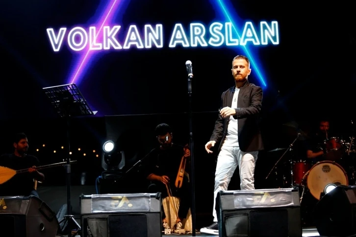 Altınova’da müzik ziyafeti başladı
