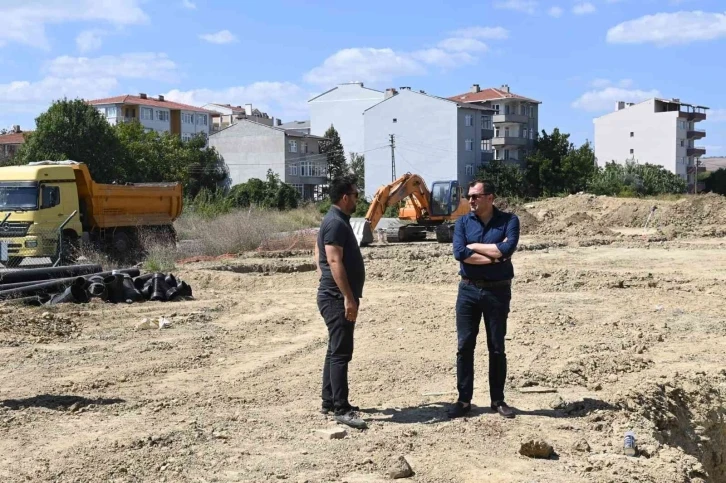 Altınova Mahallesi Kapalı Pazaryerinin yapımına başlandı
