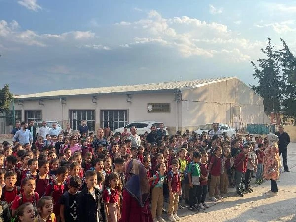 Altınözü'nde öğrencilerden Filistin için saygı duruşu