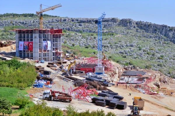 Altınözü’ndeki 364 deprem konutunun inşası eylülde tamamlanacak